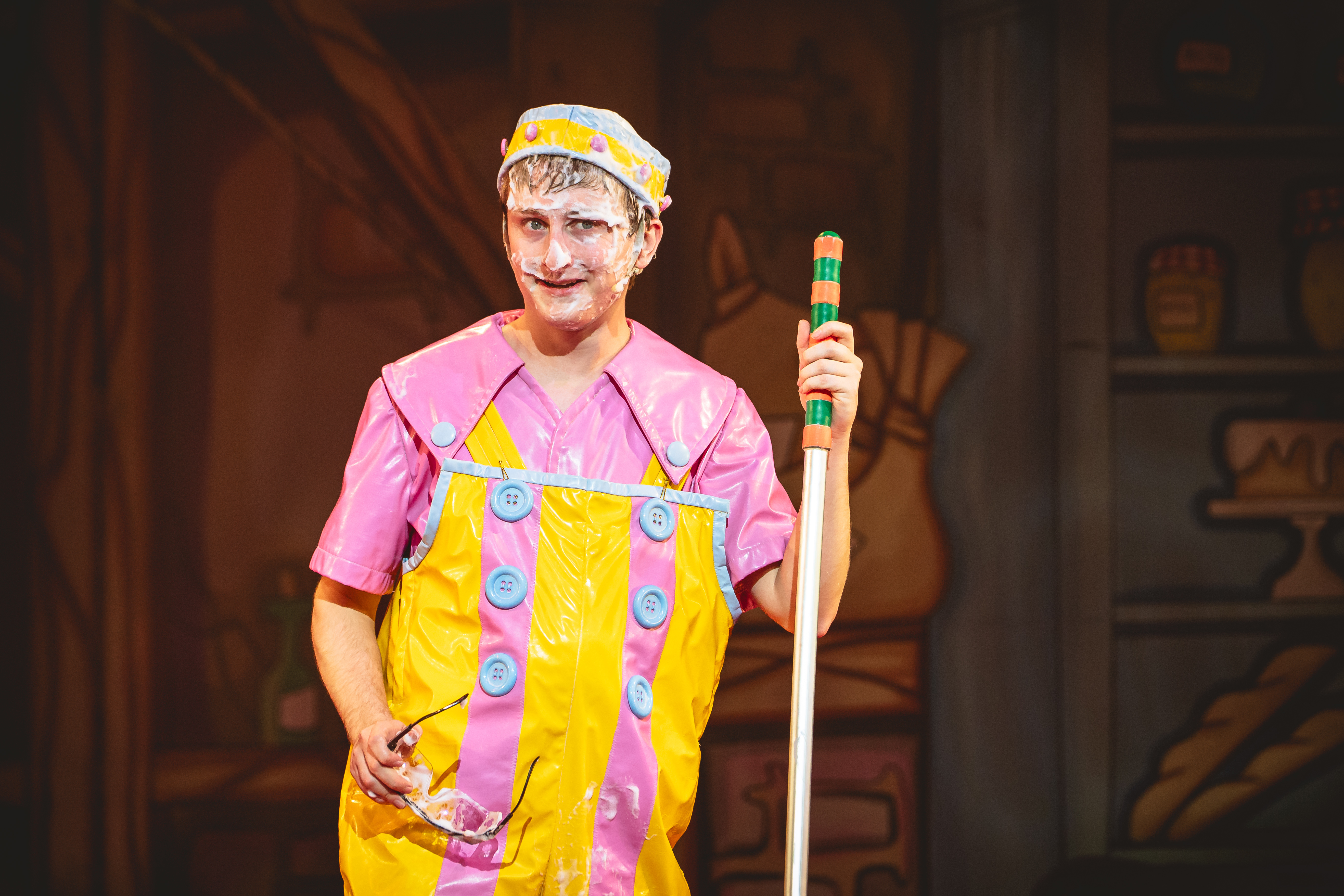 Aladdin Pantomime at the Victoria Theatre Halifax featuring The Comic